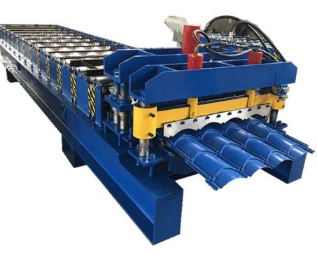 Quels sont les avantages de la machine à tôle de toiture en tuiles vernissées et de son produit？